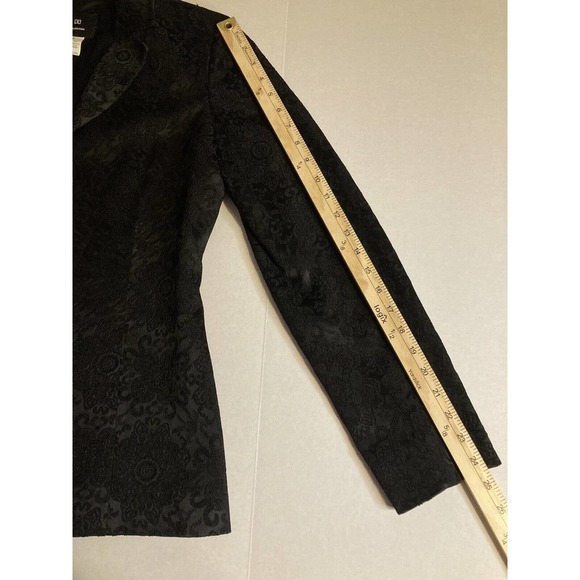 DD Suit Jacket, Vintage, Classic, Perfect For Holiday Parties. Dress Up Or Down. - Picture 11 of 12